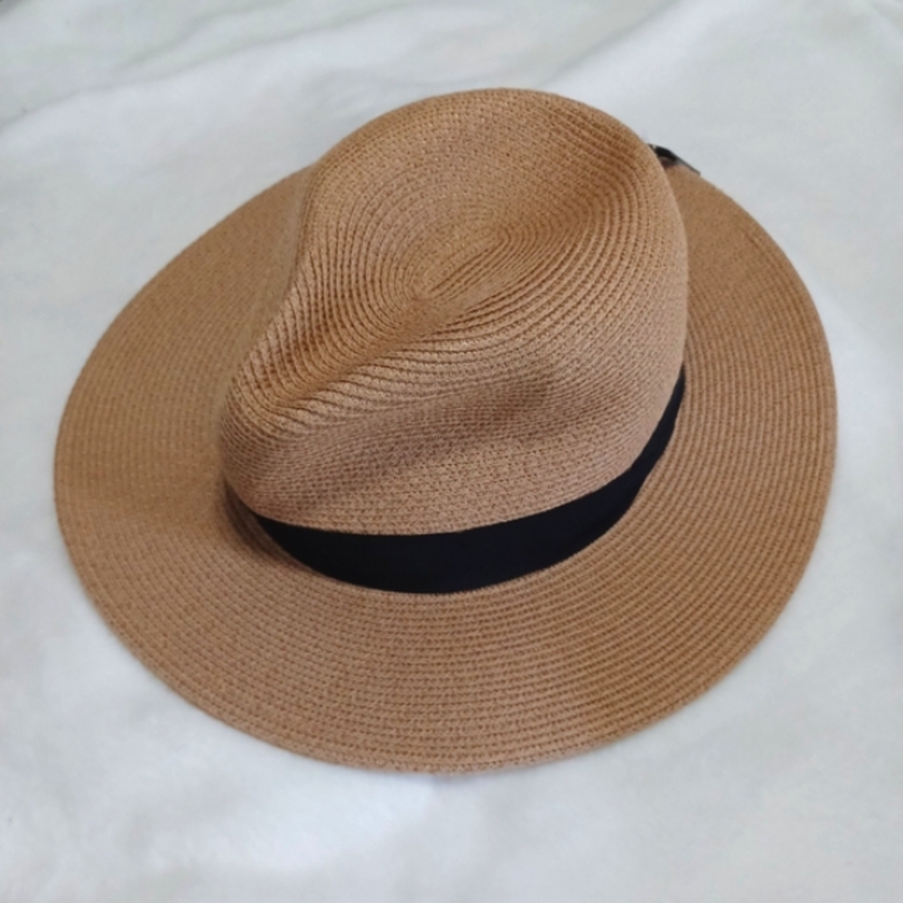 NWT Banana Republic Packable Fedora Size M/L in Tobacco